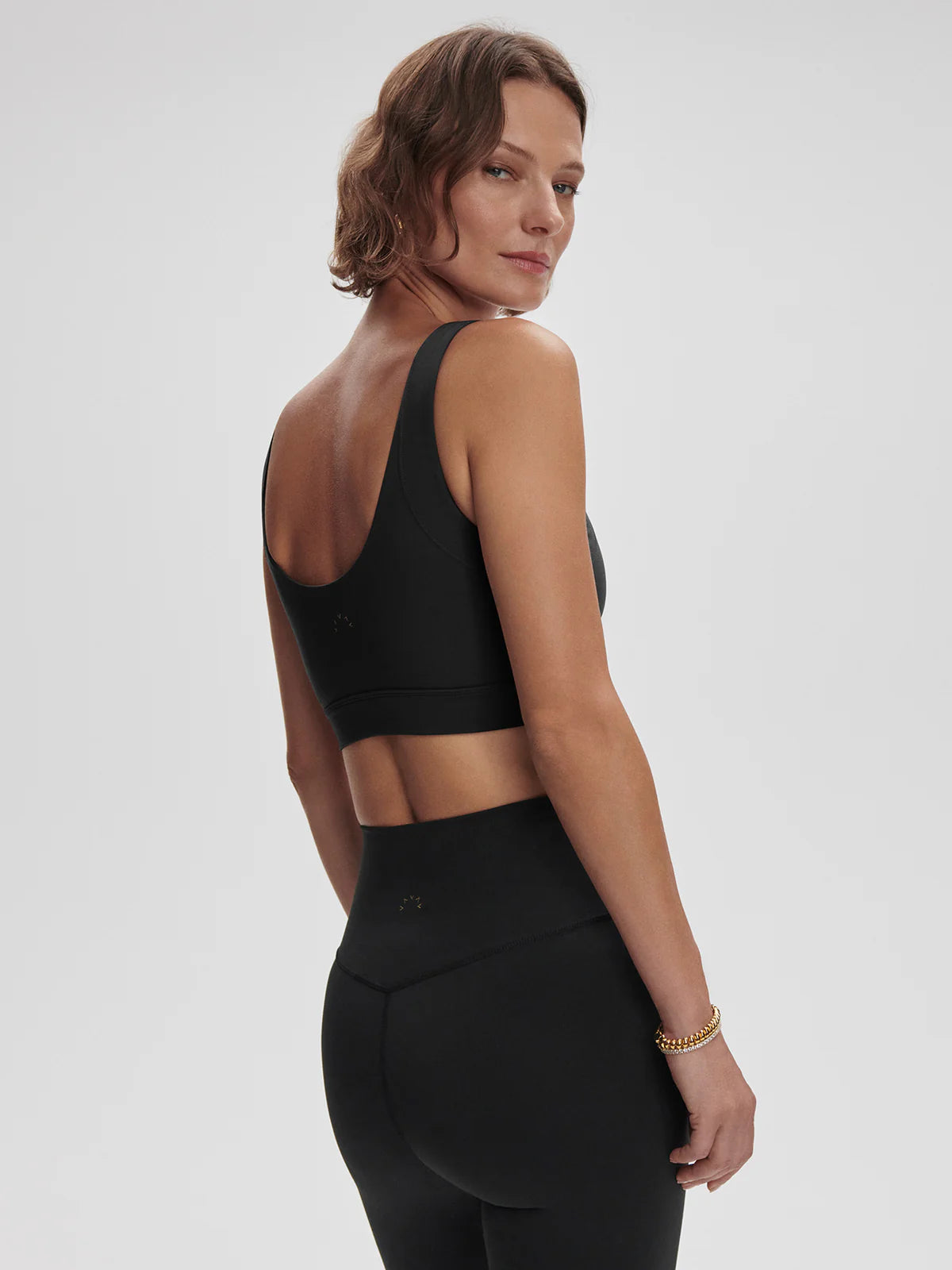 Brassière de yoga GAÏA noire pour un soutien optimal