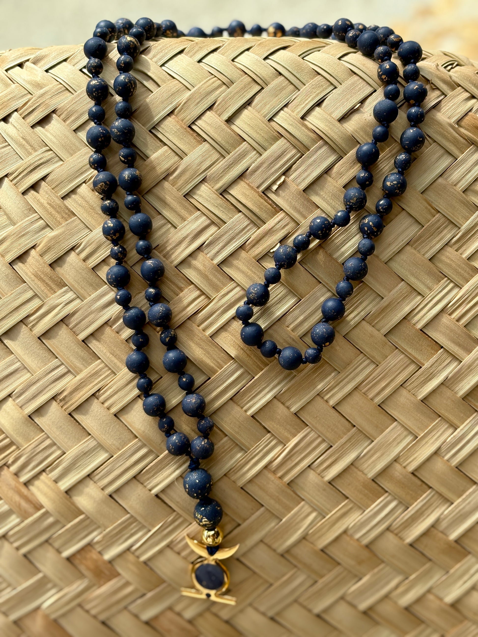 Mala SPIRIT – 108 perles en cire d’abeille et pendentif doré à l’or 24 carats - YOGA SPIRIT