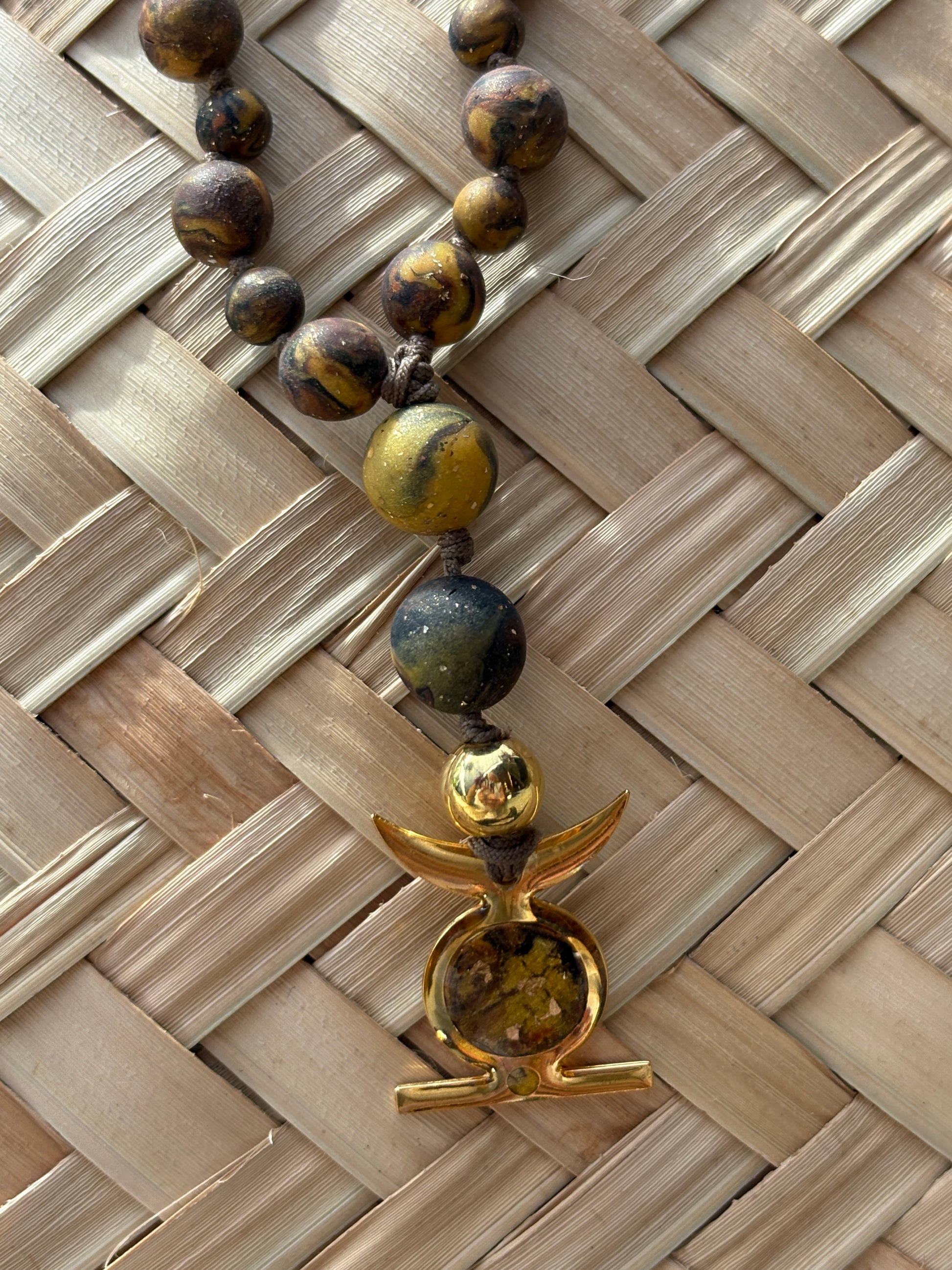 Mala SPIRIT – 108 perles en cire d’abeille et pendentif doré à l’or 24 carats - YOGA SPIRIT