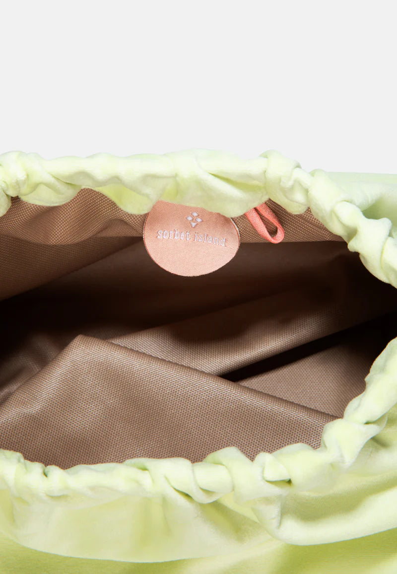 Pochette en velours jaune "Life’s Good"