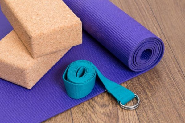 LES MATÉRIELS NÉCESSAIRES POUR LE YOGA