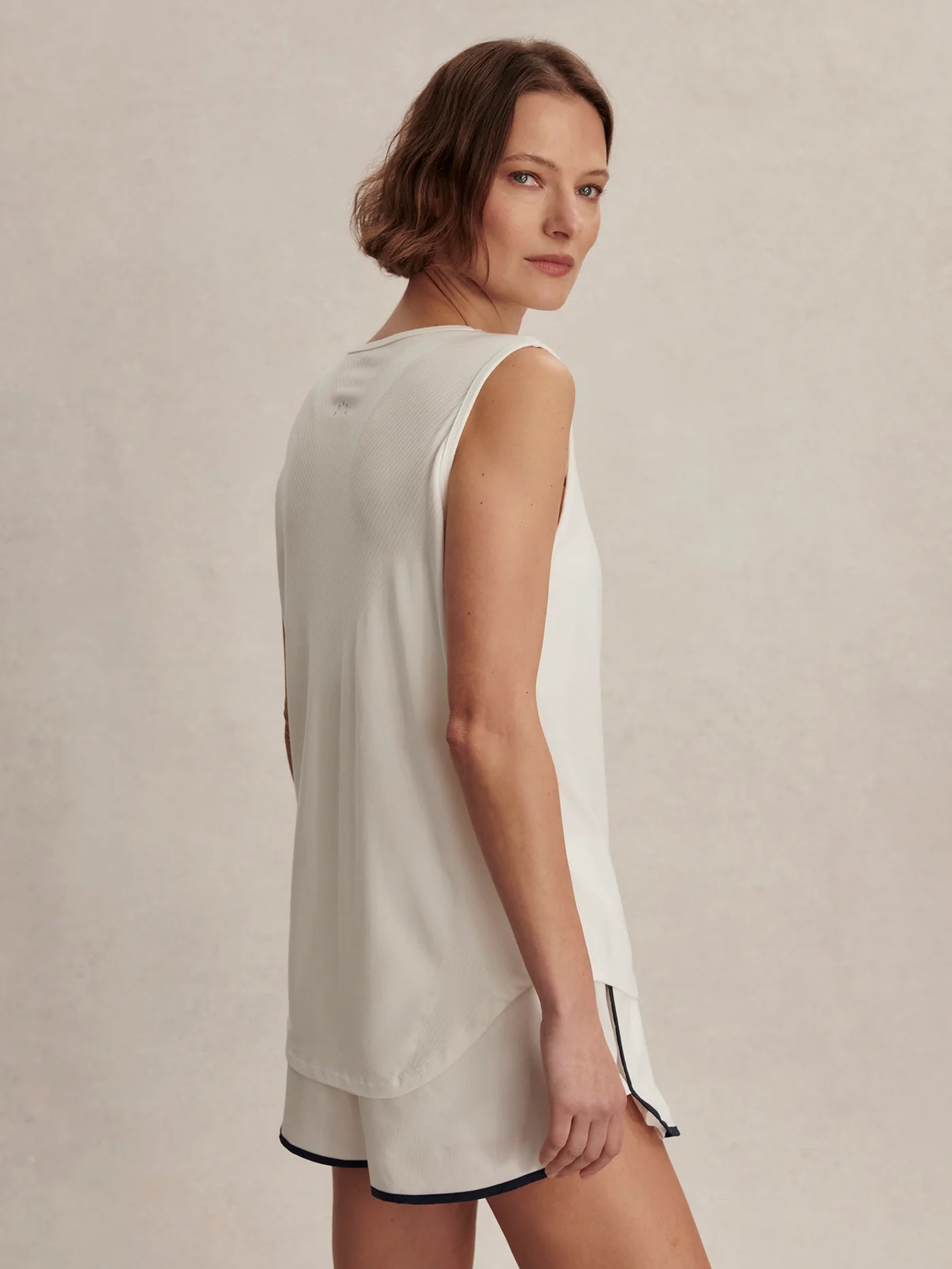NOLAN Seamless longline tank top – natural softness and active look