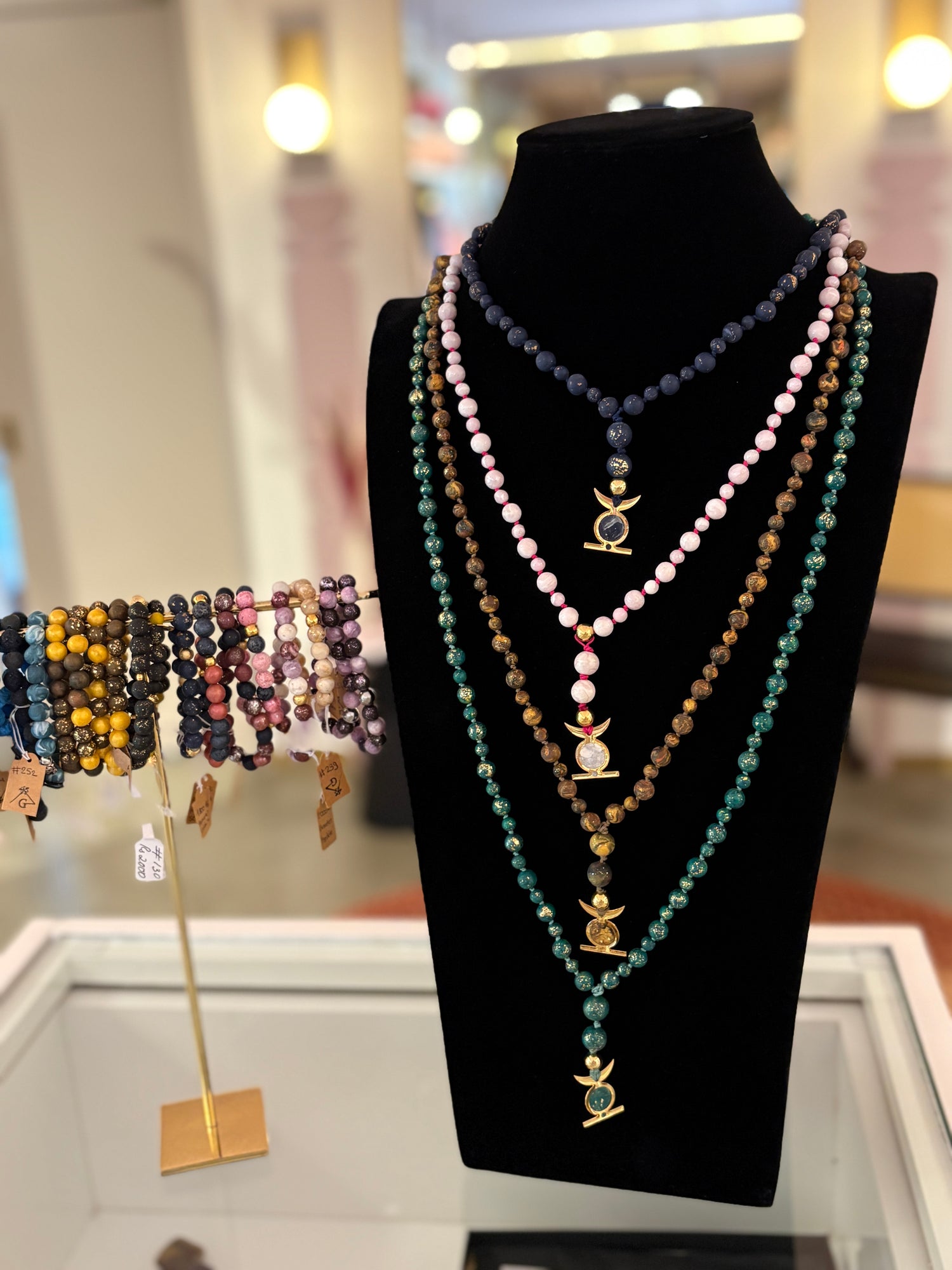 Mala SPIRIT – 108 perles en cire d’abeille et pendentif doré à l’or 24 carats - YOGA SPIRIT